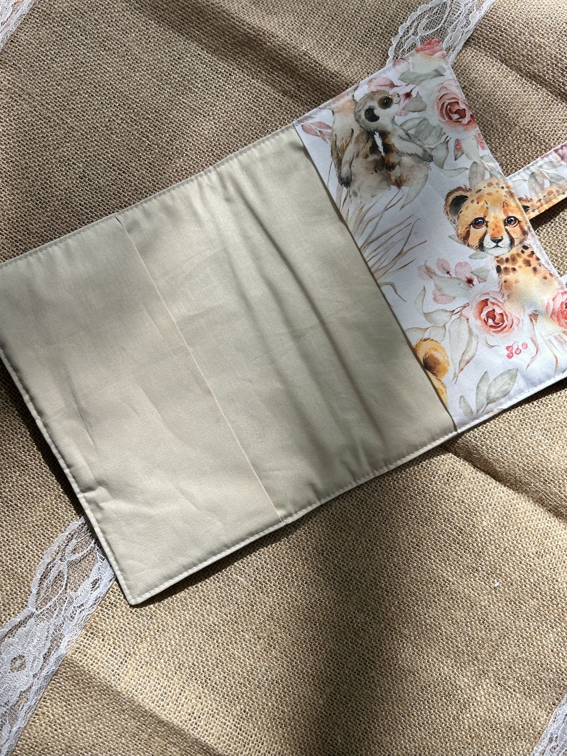 Protège carnet santé - Bébé Léopard – Image 2