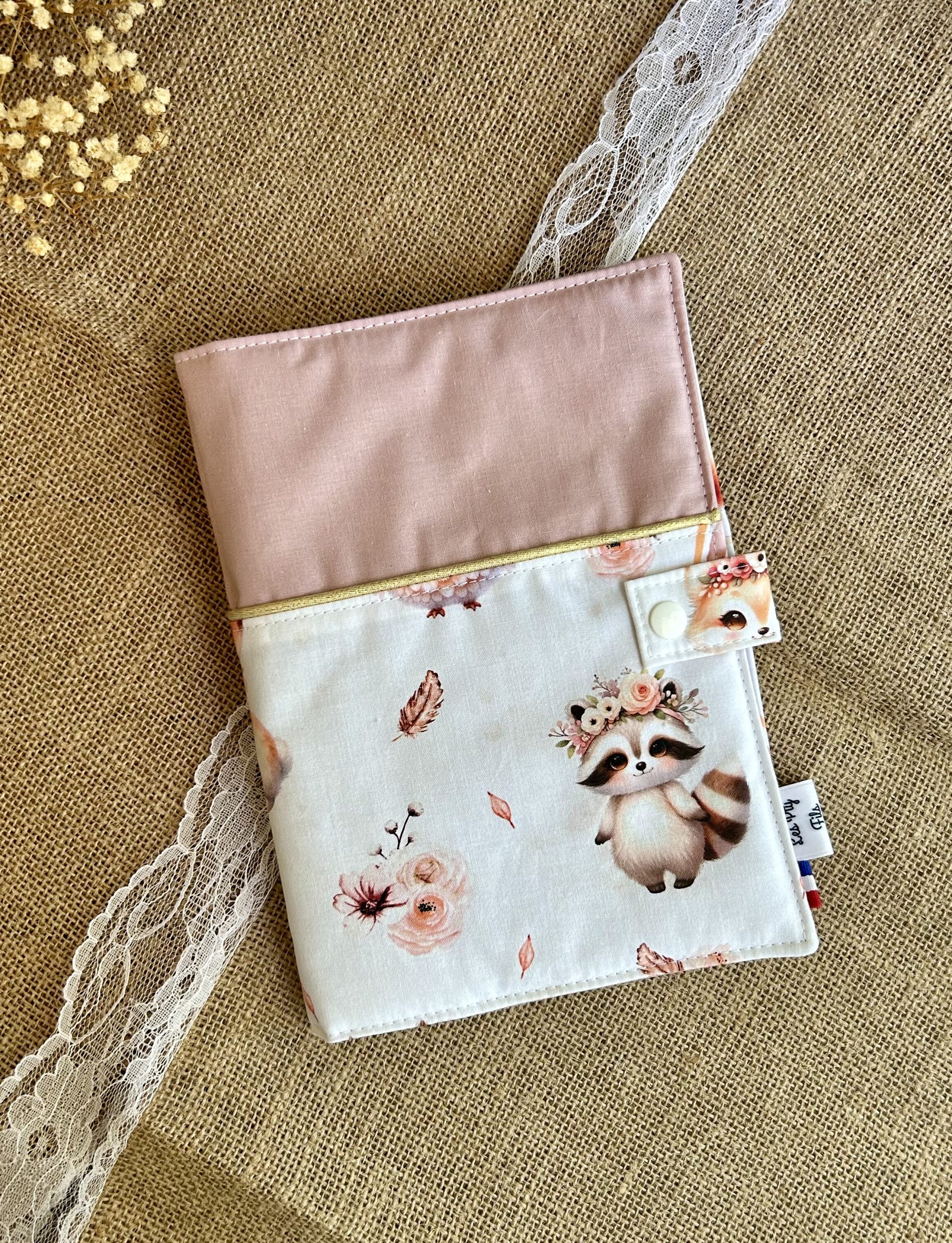 Protège carnet santé - Petit laveur rose
